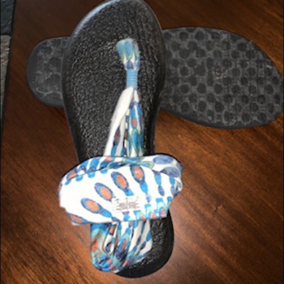 Sanuk sandals - Picture 3 of 3